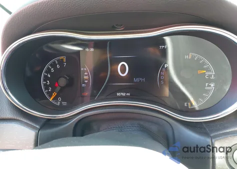 2015 Jeep Grand Cherokee Laredo z USA, uszkodzony, nr VIN 1C4RJEAGXFC218323